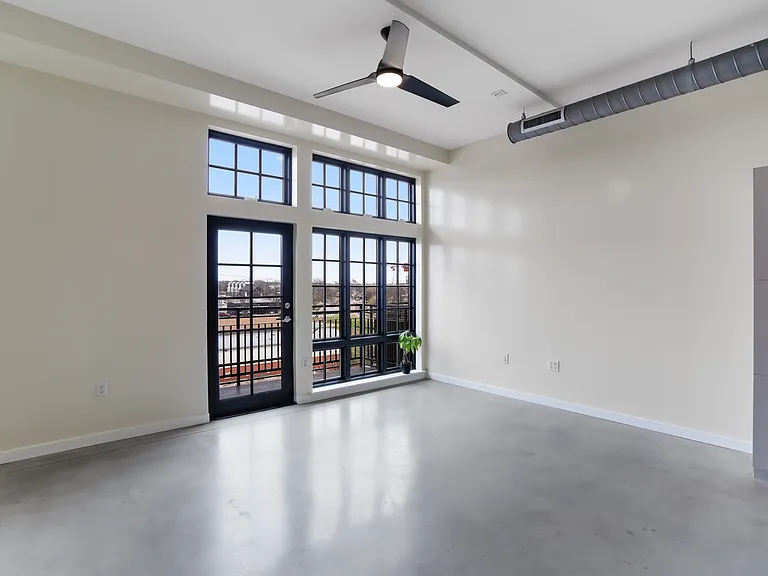 2235 E 6th St #315 — Photo 8