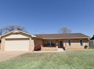 613 Comanche Trl, Altus, OK 73521