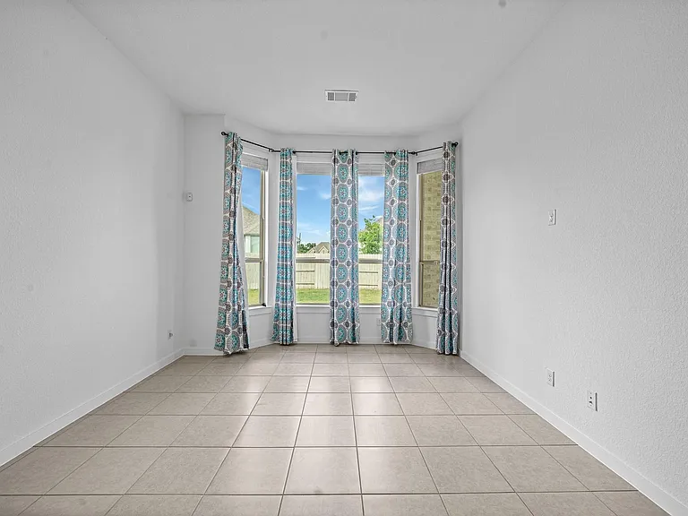 2221 Forest Trace Ln — Photo 33