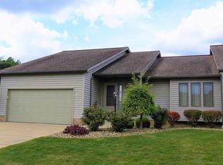2355 Whispering Mdws NE, Warren, OH