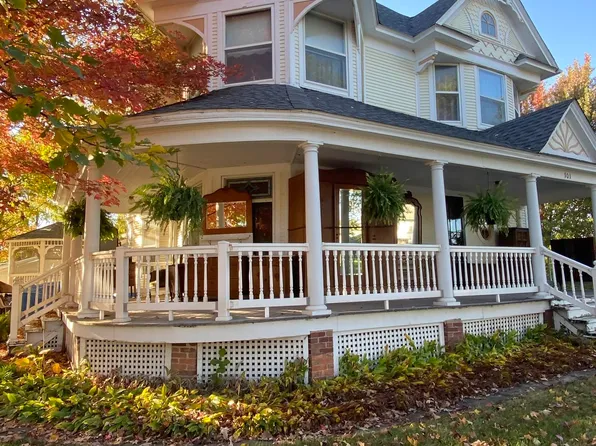 101 N Main St, Blakesburg, IA 52536