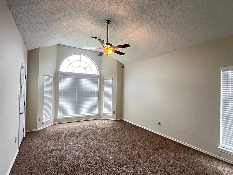 723 Sumner Dr — Photo 42