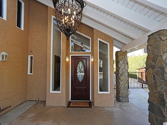 5th image of 6443 Matilija Ave
