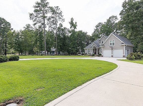 Easy acess to garage and hou