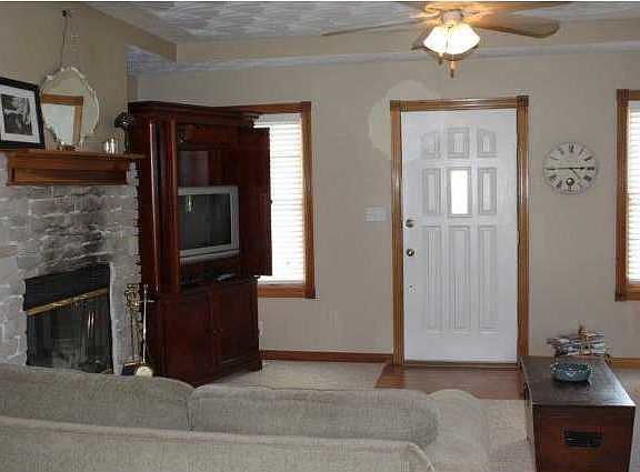 5th image of 295 Peterson Dr