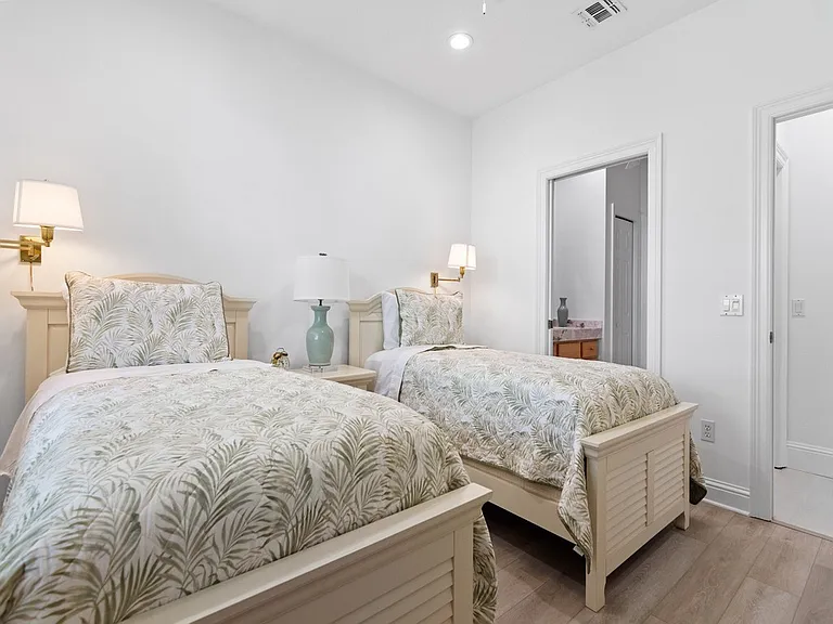 1890 Tarpon Ln #302 — Photo 19
