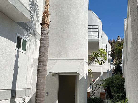 3rd image of 612 N Irena Ave Unit G
