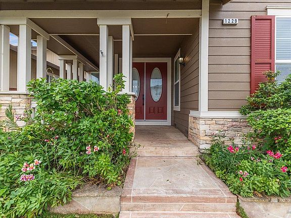 4th image of 1229 Seghesio Way