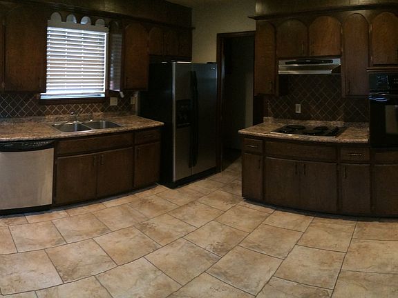 5th image of 343 Woodcrest Dr