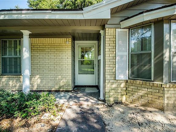 4th image of 2106 Vogel Ave