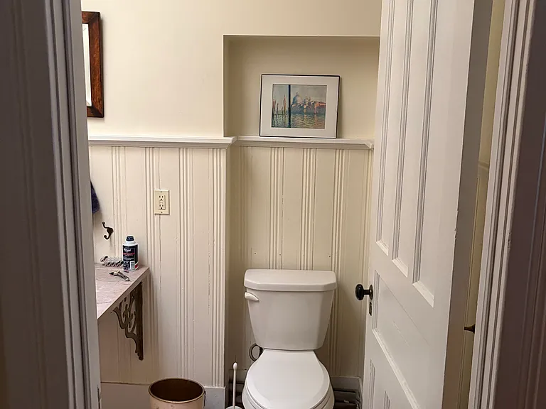 136 Lancaster St — Photo 12