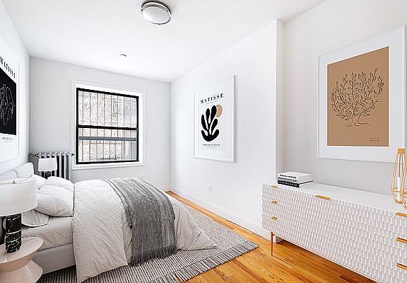 4th image of 306 Saint James Pl #Garden