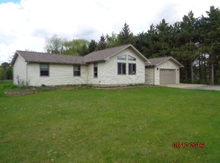 E2226 Dayton Rd, Waupaca, WI 54981