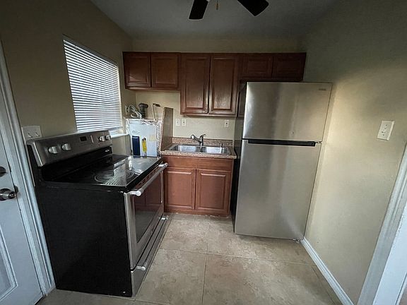 2nd image of 515 NW 19th St