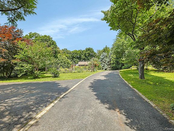 2nd image of 15 Grandview Lane