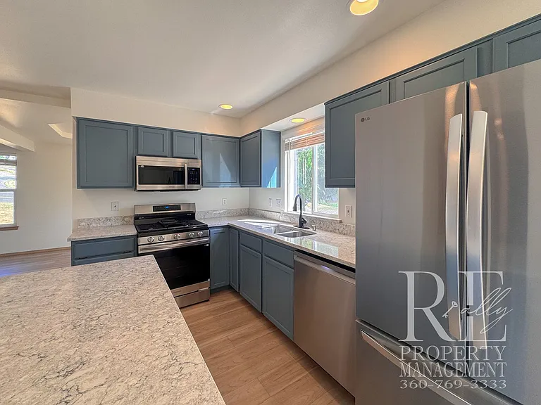 7250 Valley Wood Pl NE — Photo 9