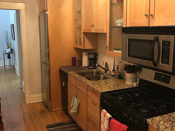 4th image of 2501 Girard Ave S #102