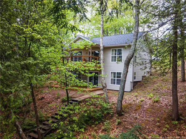 16 Phyllis Ln, Wickham, NB E5T 1L3