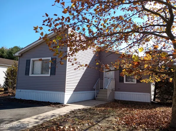 25 Warner Way, Toms River, NJ 08755