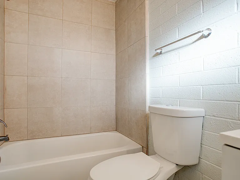 212 E Jones Ave #8 — Photo 17