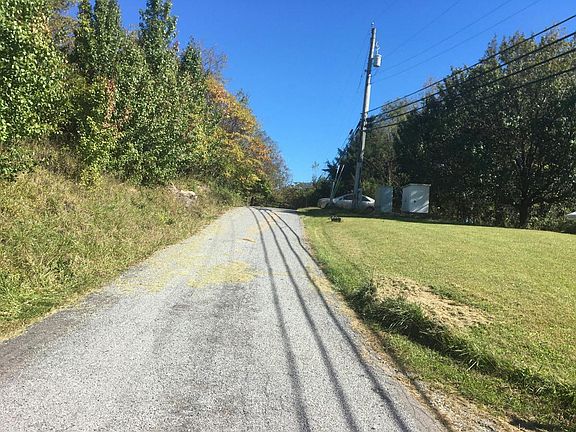 5th image of 398 Wesley Rd