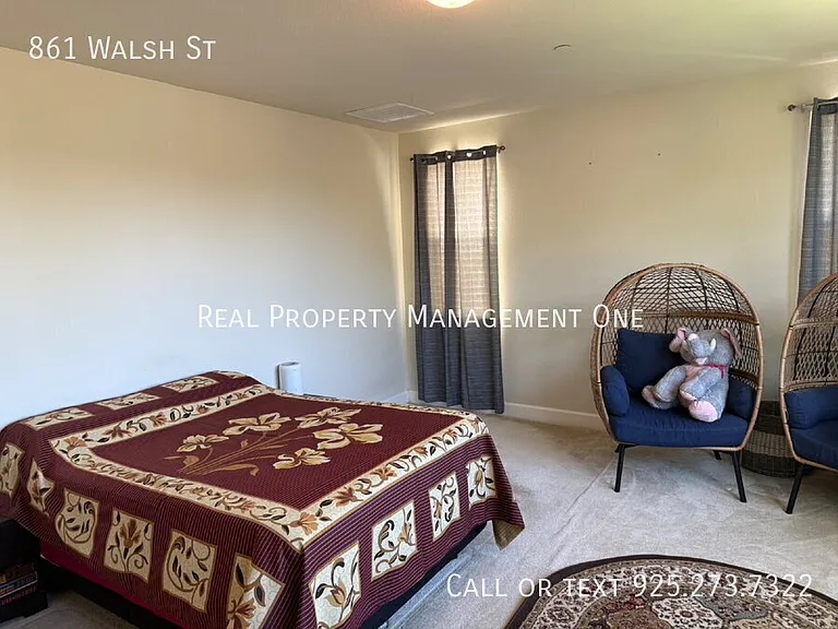 861 Walsh St — Photo 19