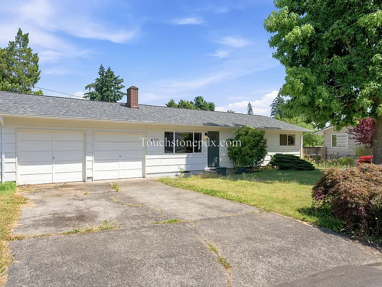 412 NE 167th Pl — Photo 2