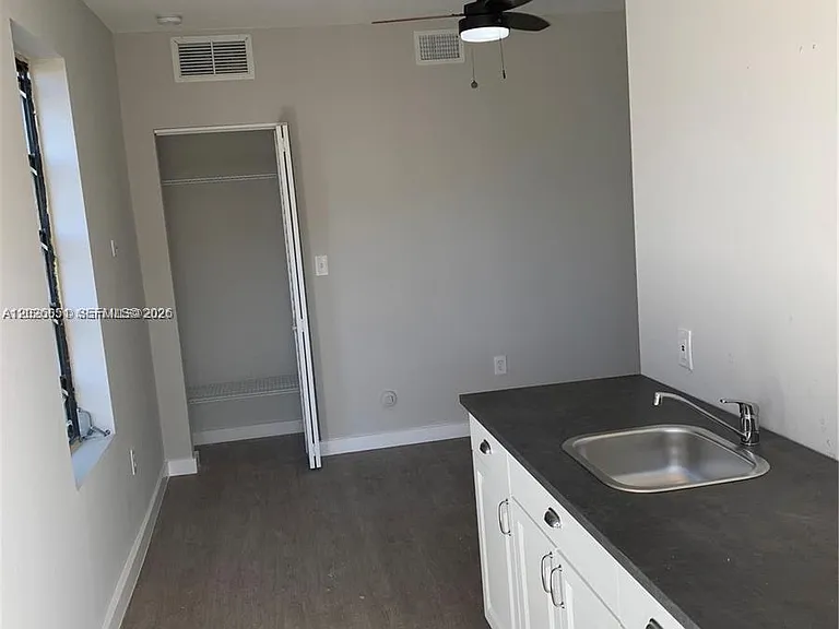 2932 NW 16th Ave #2B — Photo 2