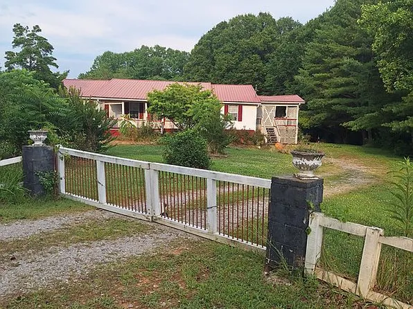 495 Simmons Cem Rd, Quebeck, TN 38579