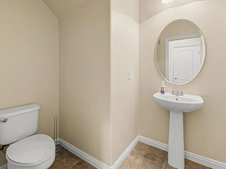 851 Antilla Way — Photo 14
