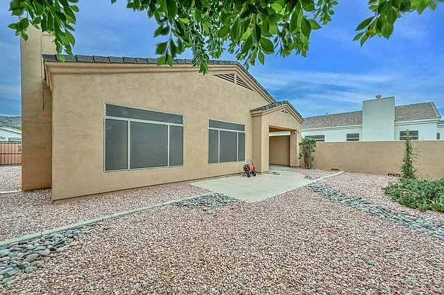 2210 E Branham Ln — Photo 33