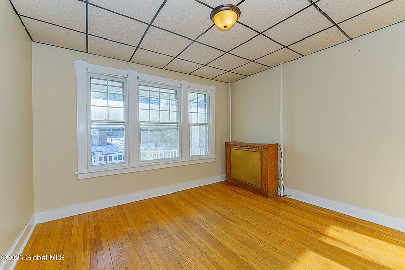 5th image of 82 Winthrop Avenue