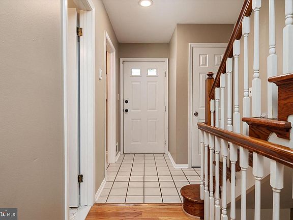4th image of 505 Bay Dale Ct