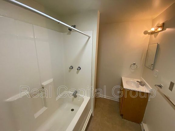 5th image of 1777 Central Ave #7