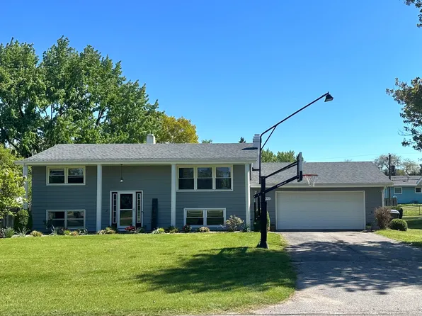 1442 Fruitwood Dr, Saint Joseph, MI 49085