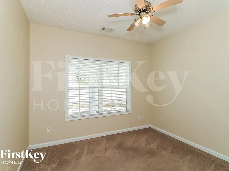 85 Meadow Spring Ct — Photo 12