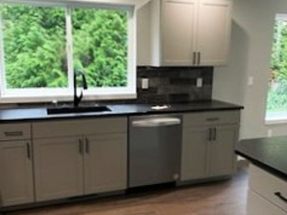 3rd image of 2728 Alvarado Dr
