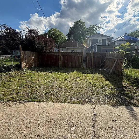 366 Bridge Ave — Photo 6