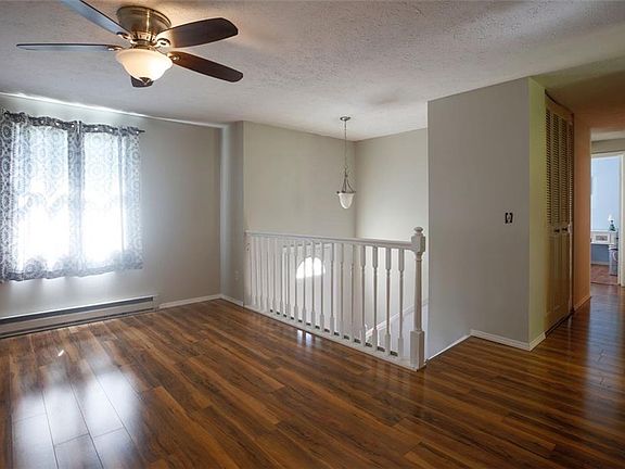 2nd image of 1537 Redfern Dr