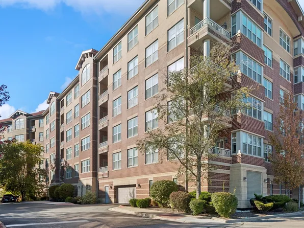 9360 Skokie Blvd Unit 213, Skokie, IL 60076