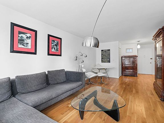 3rd image of 220 E 57th St APT 9D