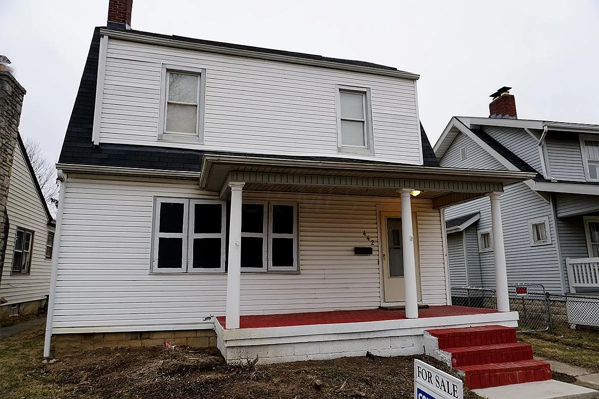 442 Woodbury Ave photo 1