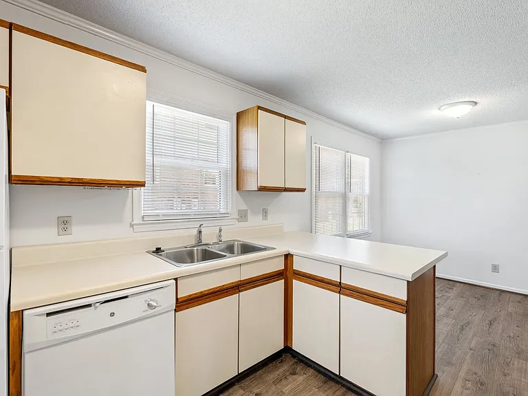 203B Lancaster Ave — Photo 19
