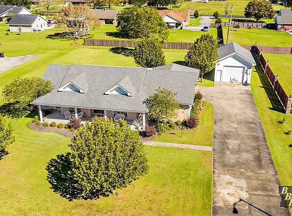 2nd image of 118 Mandie Dr
