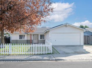 984 W Ashcroft Ave, Clovis, CA 93612
