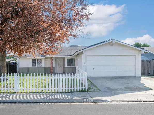 984 W Ashcroft Ave, Clovis, CA 93612