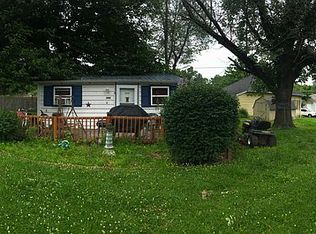 305 N Chestnut St, Christopher, IL 62822