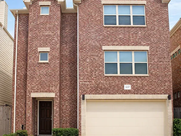 11605 Main Ash Dr, Houston, TX 77025