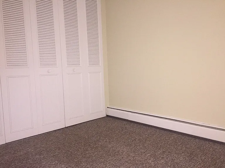 3I5 Revere St — Photo 8