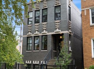 2415 W Dakin St, Chicago, IL 60618